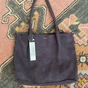 New with tags Hammitt Oliver Zip in color Grape